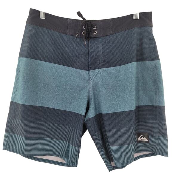 Quiksilver Men's Swim Boardshorts Size 30 - Picture 1 of 5